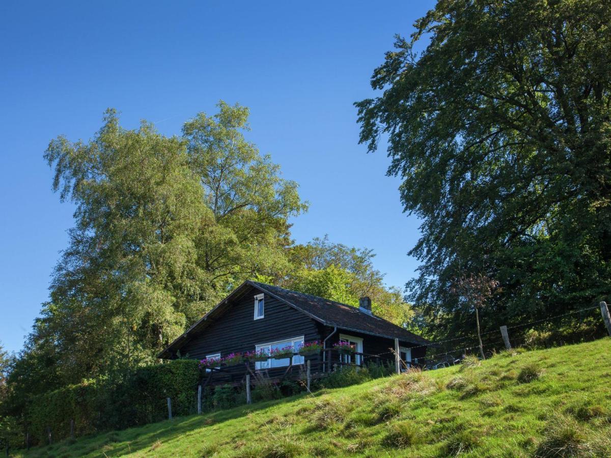 Open Wooden Chalet Built Against A Hill Francorchamps Exterior photo