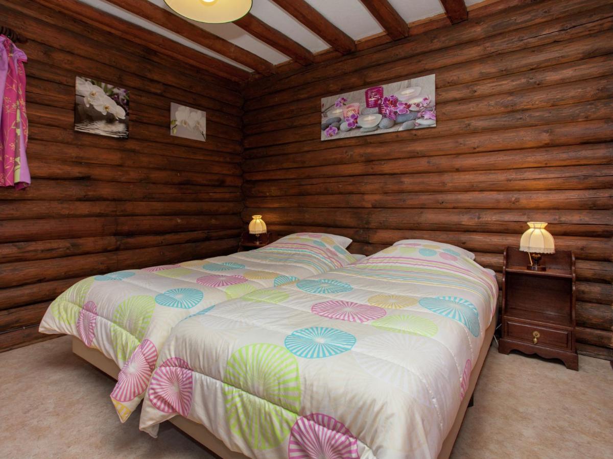 Open Wooden Chalet Built Against A Hill Francorchamps Exterior photo